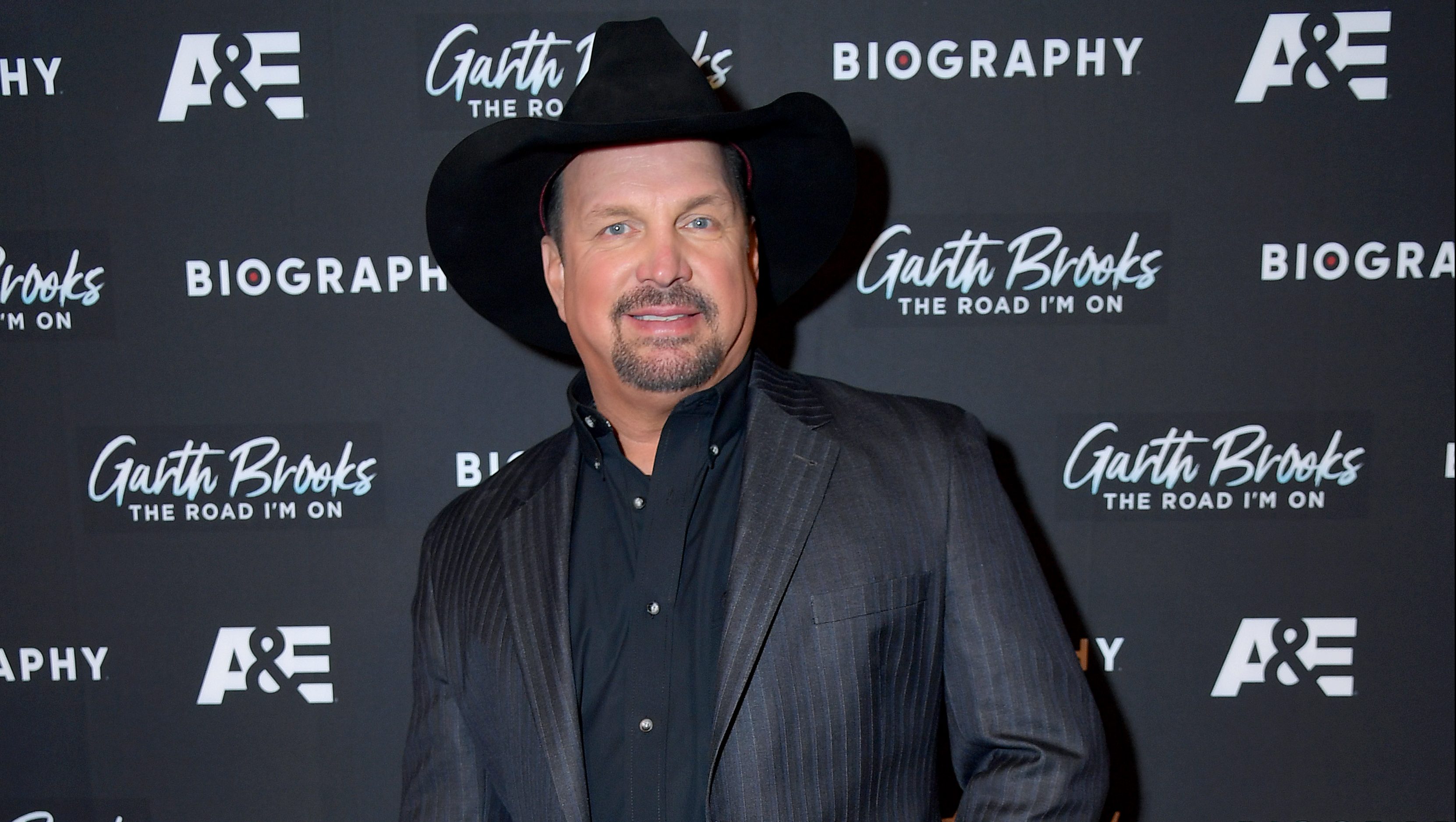 Garth Brooks’ Net Worth 5 Fast Facts You Need to Know