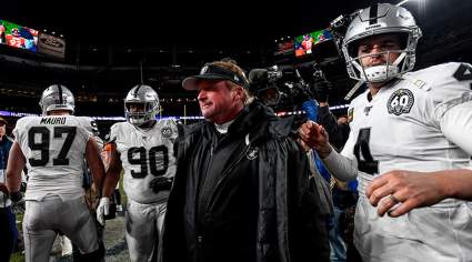 Raiders’ Jon Gruden Noncommittal on Derek Carr for 2020