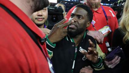 Kevin Hart Leads Crowd in Amazing Eagles Chant [WATCH]