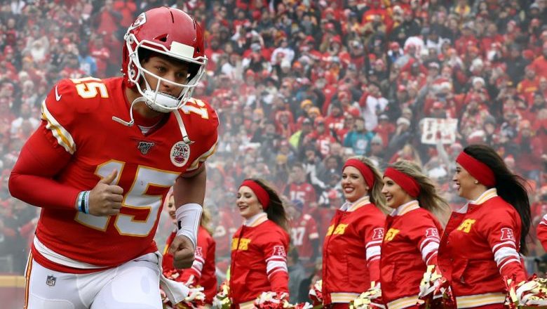 Chiefs Playoff Schedule: Who & When Does Kansas City Play? | Heavy.com