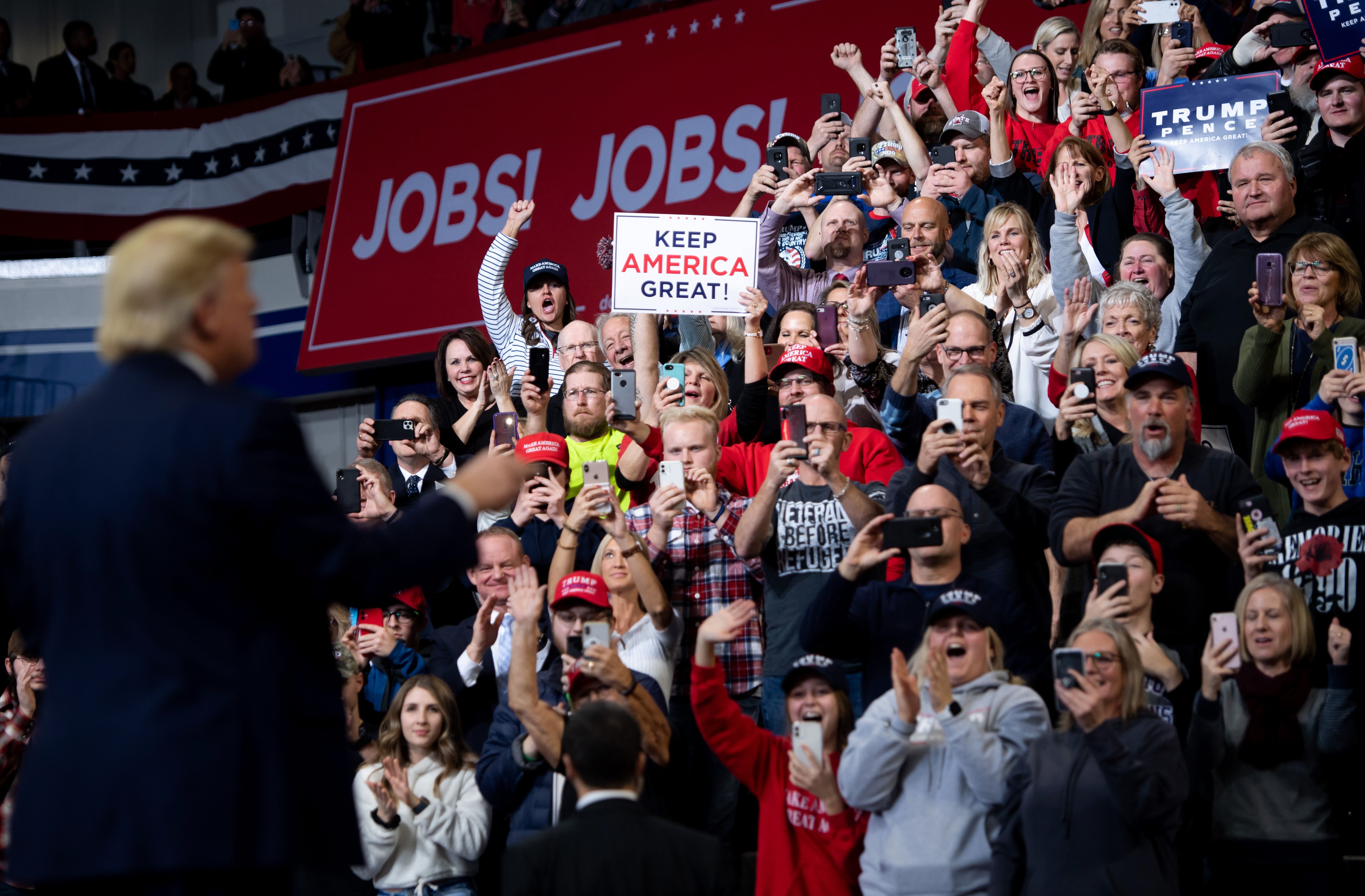 How Many Attended Trump’s Iowa Rally? Crowd Size Photos | Heavy.com