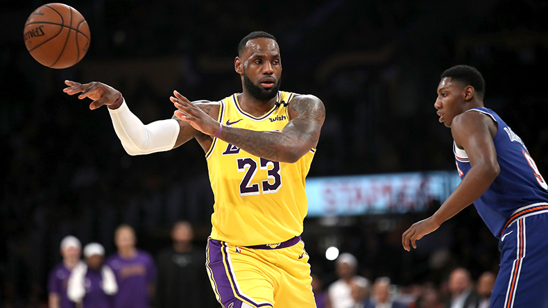 Lakers Star LeBron James Ties Mavs Legend Jason Kidd in Career  Triple-Doubles, DFW Pro Sports