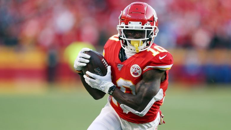 Tyreek Hill Contract: Chiefs Star Made Just Over $2 Million in 2019 | Heavy.com