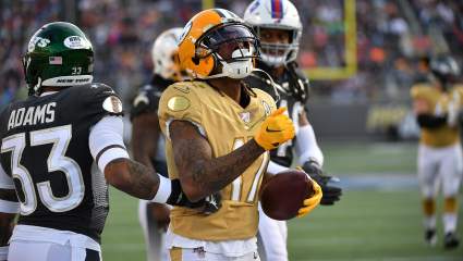 Packers’ Davante Adams Honors Kobe Bryant With 360 Dunk at Pro Bowl