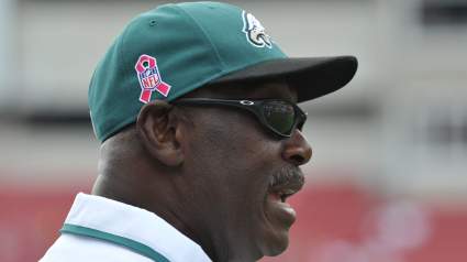 Legendary Eagles WR Selected to Pro Football Hall of Fame