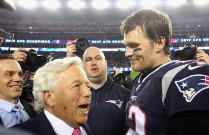 Twitter Freaks Out Over Tom Brady Being Spotted With Raiders Owner at UFC 246