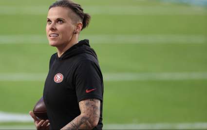 Ellen DeGeneres, Other Celebs Support 49ers’ Katie Sowers After Online Criticism