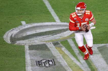 Chiefs’ Patrick Mahomes Tweets Praise for Ex-Teammate Kareem Hunt