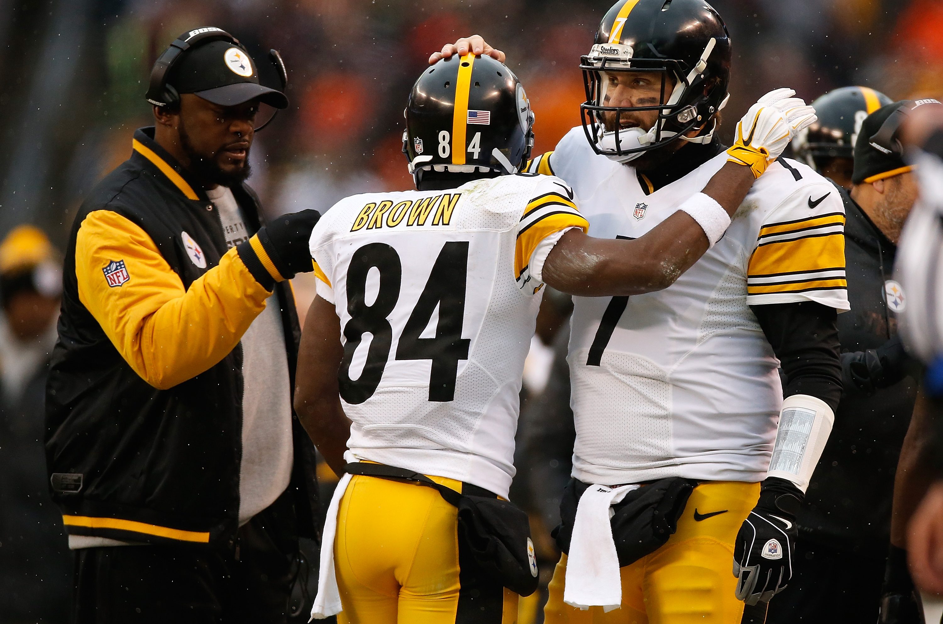 Steelers HC Mike Tomlin Leaves Door Open For AB Reunion