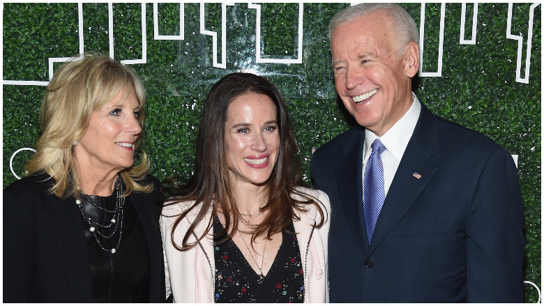 Ashley Bidens Diary 5 Fast Facts You Need To Know