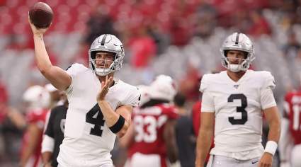Raiders Use Original-Round Tender on Free Agent QB: Report