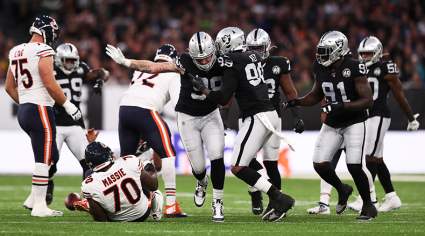 Raiders Agree to Terms With Former Bears, Browns Starting OL