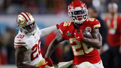 Ex-Chiefs Super Bowl Star Signs 1-Year Deal With Bears
