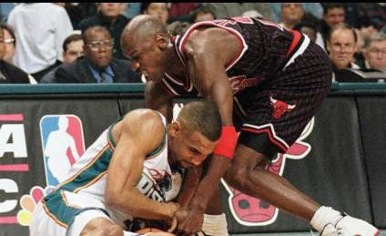 Michael Jordan’s Opponent Reveals How Bulls Legend Destroyed Summer Hoops