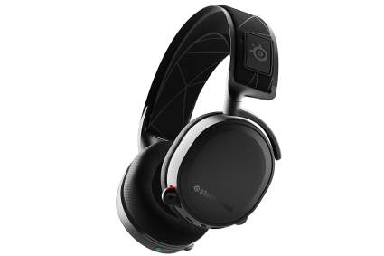 SteelSeries Arctis 7 wireless gaming headphones