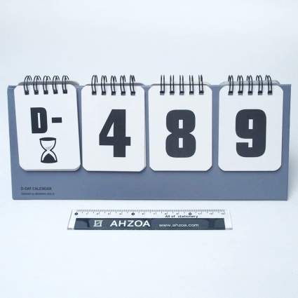 Flip countdown calendar