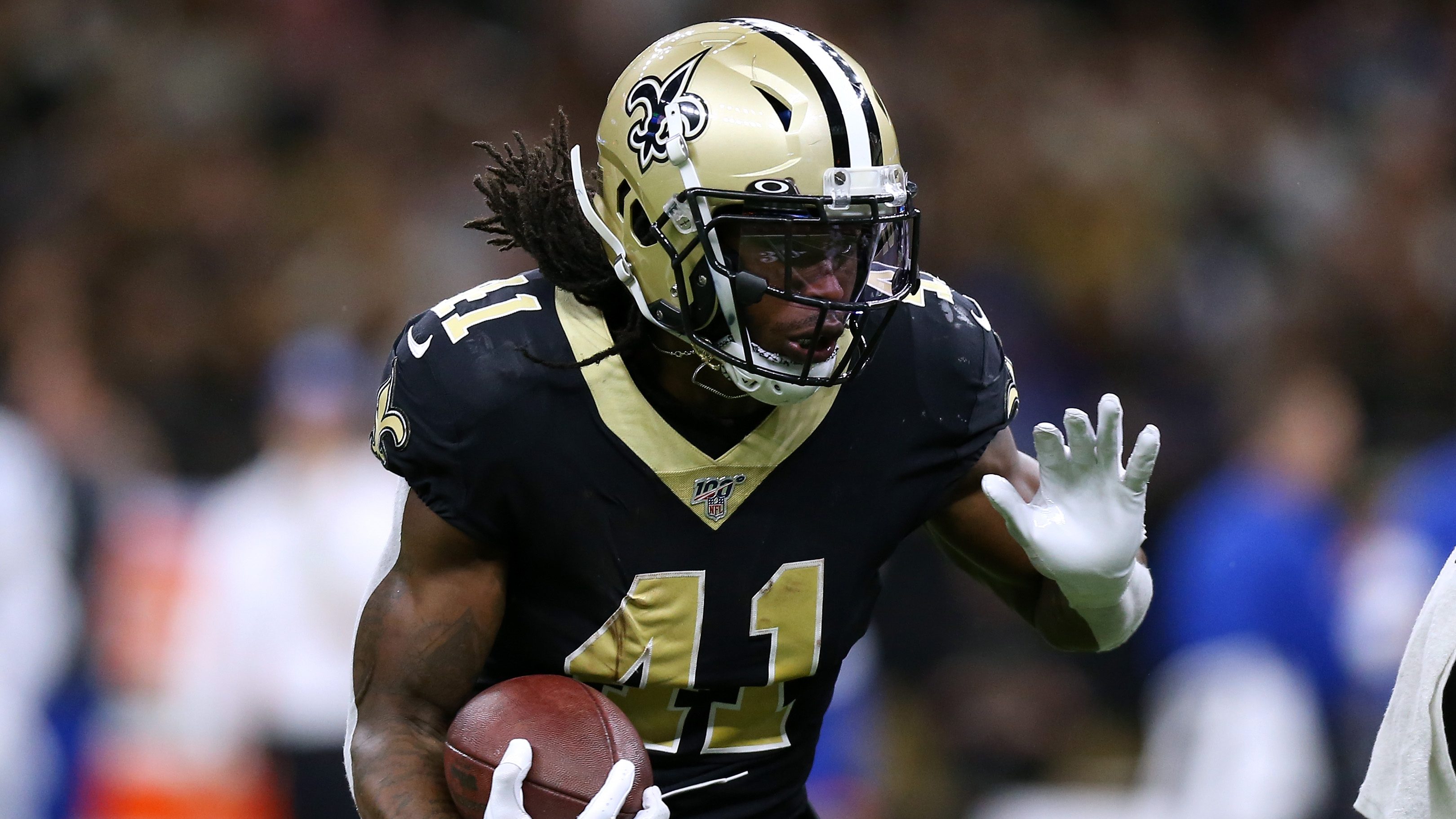 NFL Writer Fuels Alvin Kamara to Eagles Trade Rumors: 'Great for Philly'