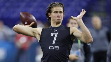 Giants Showing Interest in Top QB Prospect Ahead of Draft: Report