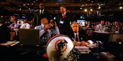 NFL Draft Rumors: Dolphins Eye Non-QB at No. 5