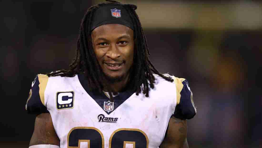 Falcons RB Todd Gurley Shows Off Incredible Leg Strength [WATCH]