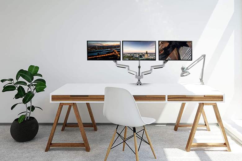 triple monitor stands