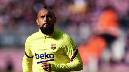 Arturo Vidal Embarrasses Riqui Puig in Barcelona Training [WATCH]