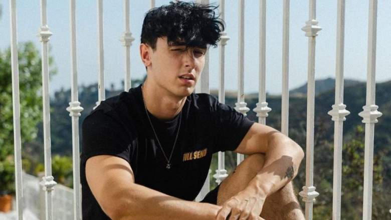 Bryce Hall Apologizes For Insensitive Tweet About “straight” Tiktok 