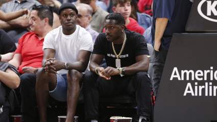 Ravens ‘Mulling Over’ Antonio Brown Signing Internally: Report