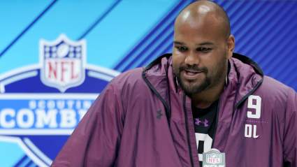 Lions Lineman Offers Powerful Statements About Protests