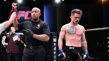 UFC Coach Ignores Fighter’s Pleas to Stop Fight [WATCH]