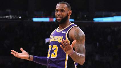 Shirtless Photo of Lakers Star LeBron James Inspires Viral Reaction