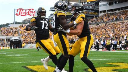 Steelers Offensive Tackle Returns to Twitter, Announces New Contract