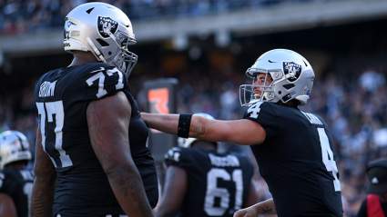 Raiders’ Derek Carr Sends Strong Message to Trent Brown
