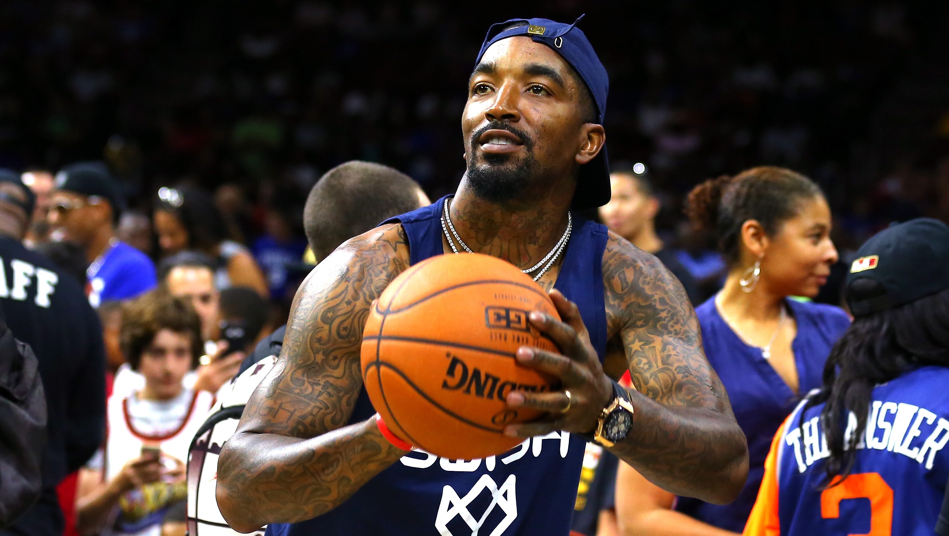 JR Smith Roasts Former Lakers Guard Troy Daniels Over Outfit