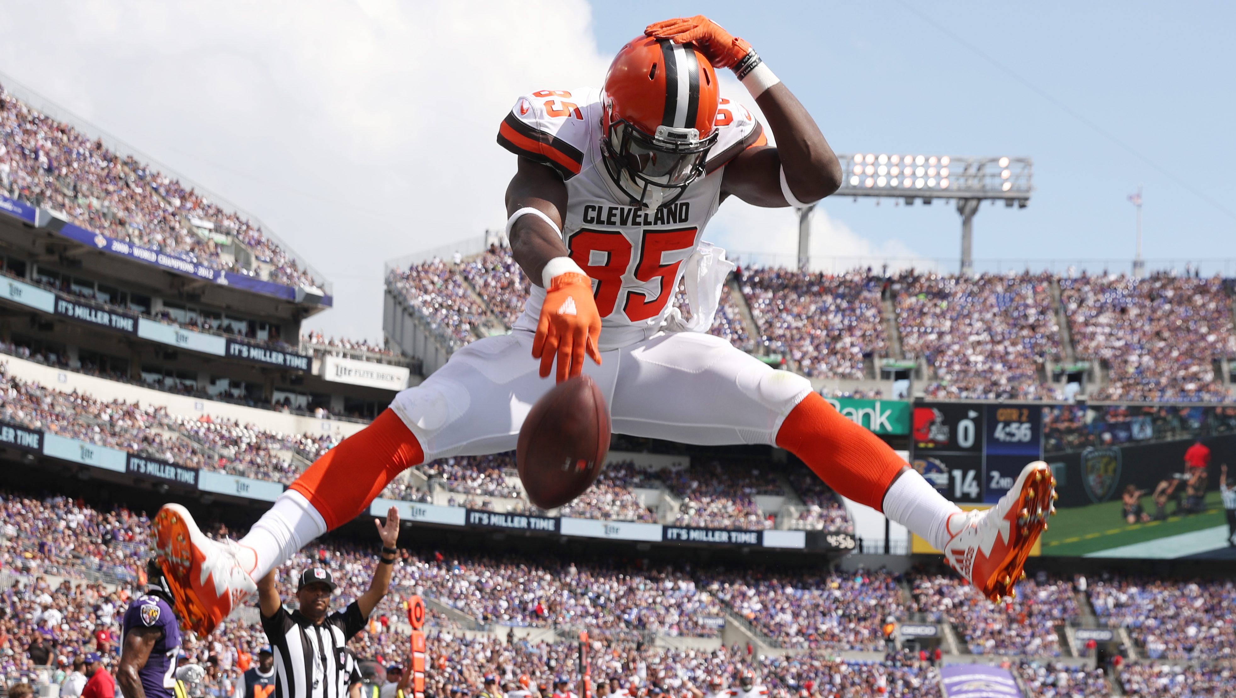 Report: Browns tight end David Njoku has asked team to trade him