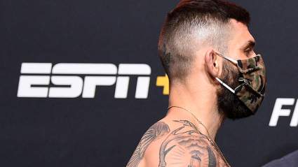 UFC Fighter Loses Shorts but Not Fight [WATCH]