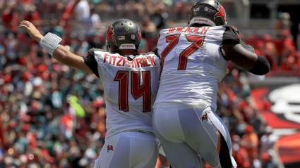 Steelers Work Out Former Tampa Bay Bucs Lineman