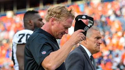 Raiders Starting WR Tore a Labrum in Shoulder: Report