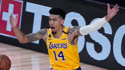 Lakers Veteran Roasted by Snoop Dogg After Loss to Blazers