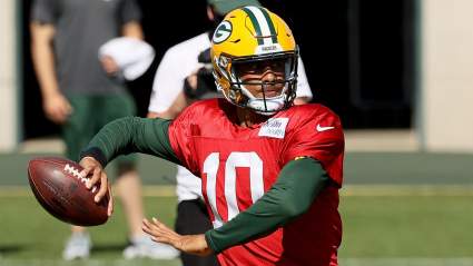 Jordan Love Takes Hot Pink Bike on Packers’ Annual Ride [WATCH]