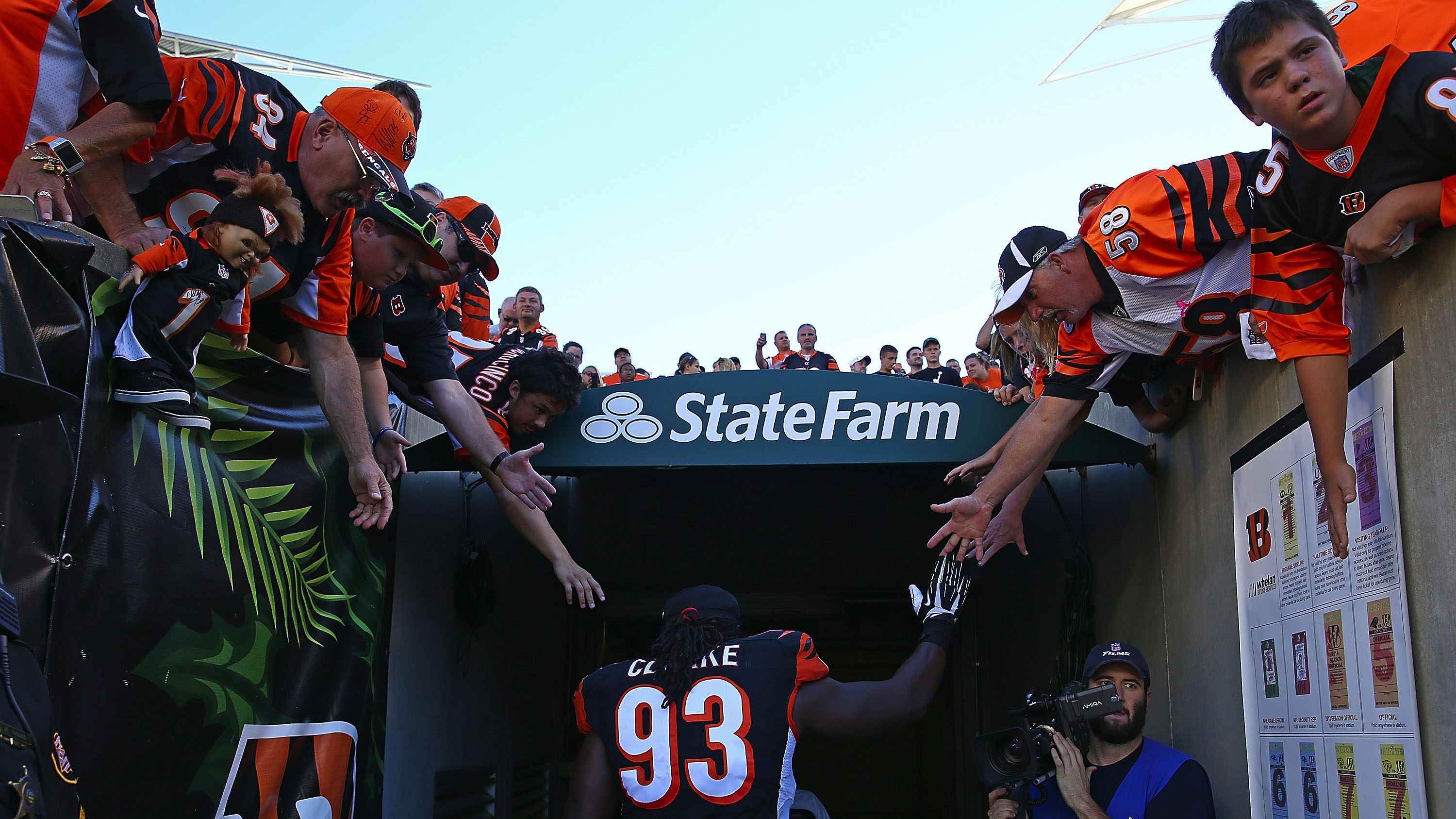 Lions Sign Free Agent Defensive End Will Clarke