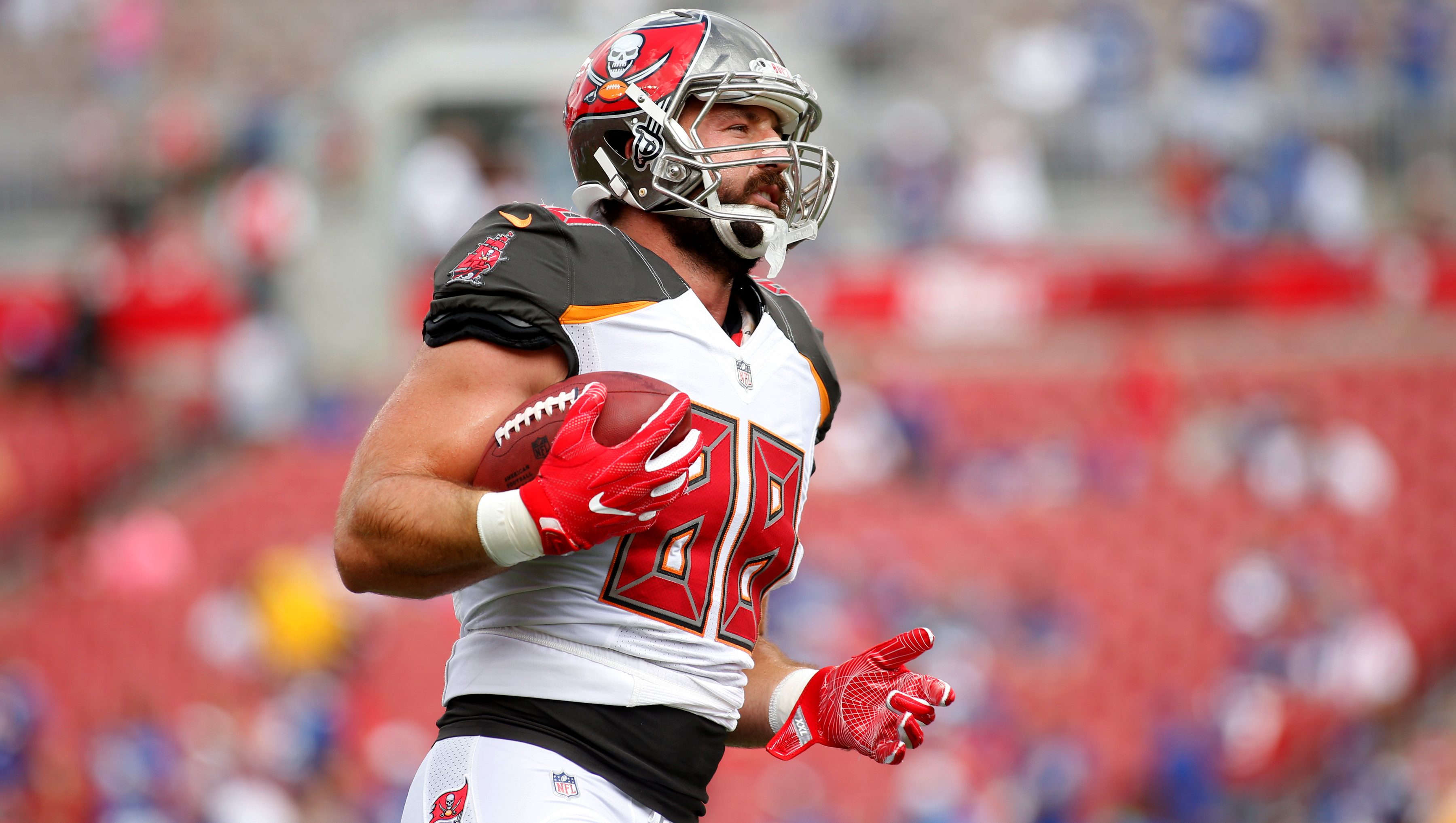 Falcons Sign Veteran TE Luke Stocker UDFA Scottie Dill Heavy