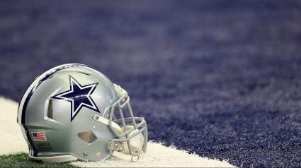Cowboys OL Carted Off After Suffering Apparent Knee Injury: Report