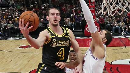 Lakers to Wear Kobe Bryant Uniforms if They Beat Blazers: Report