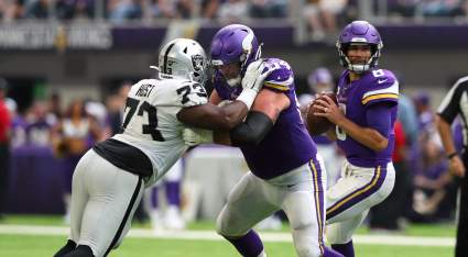 49ers Signing Ex-Vikings Guard Would Be Right Fit for Great Price