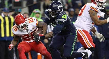 49ers Officially Sign Former Seahawks Pass-Rusher