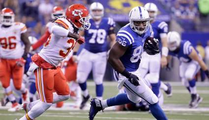 49ers Signing Ex-Colts TE, Former Miami Basketball Forward