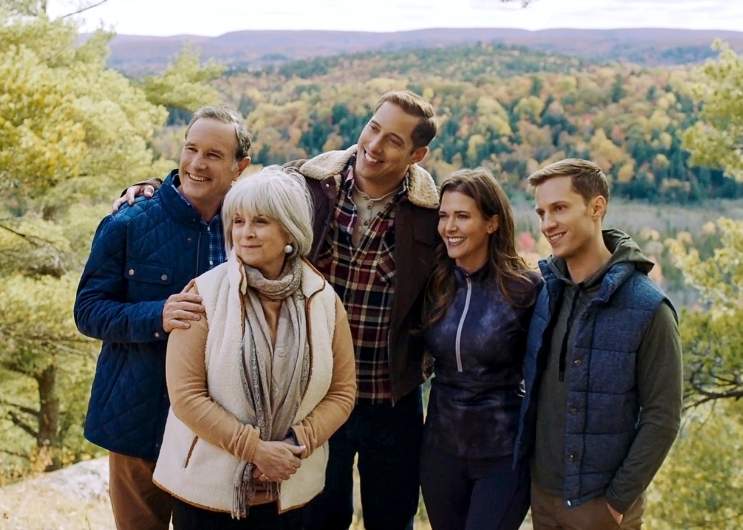 Hallmark’s ‘Falling for Look Lodge’: See the Beautiful Inn Where It’s Filmed & Meet the Cast