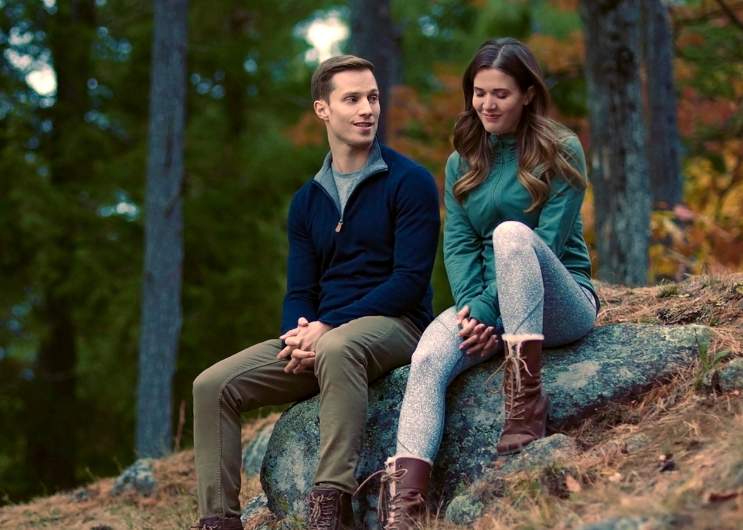 Hallmark’s ‘Falling for Look Lodge’: See the Beautiful Inn Where It’s Filmed & Meet the Cast