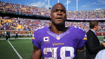 Former Vikings MVP Adrian Peterson Signs With NFC North Rival